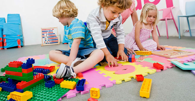 Brincadeiras para estimular a coordenação motora fina de crianças com  autismo - Instituto NeuroSaber